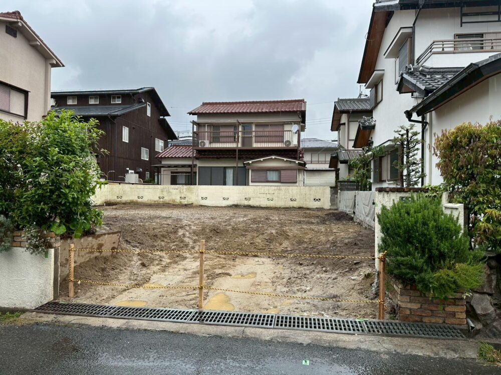 軽量鉄骨造スレート葺２階建　三島郡島本町
